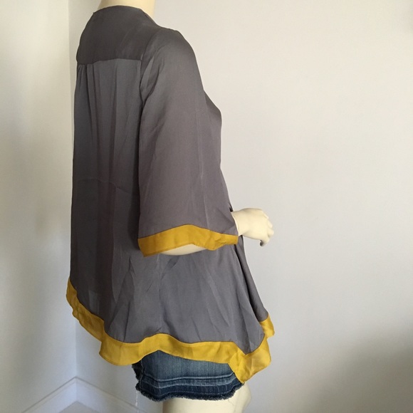 Cynthia Steffe gray flowy trapeze blouse - Picture 3 of 8
